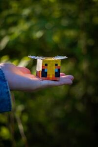 Minecraft Pocket Review For Creators: Guide To Building On Mobile